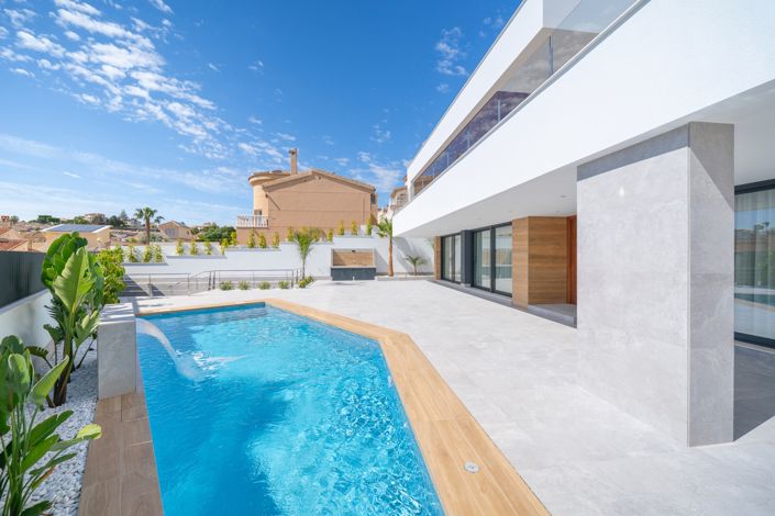 Image No.11-4 Bed Villa for sale