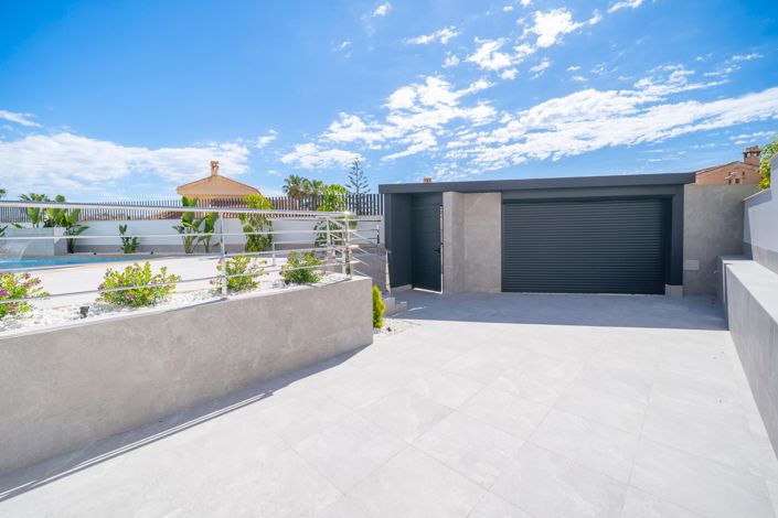 Image No.3-4 Bed Villa for sale