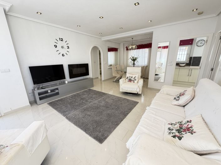 Image No.4-4 Bed Villa for sale