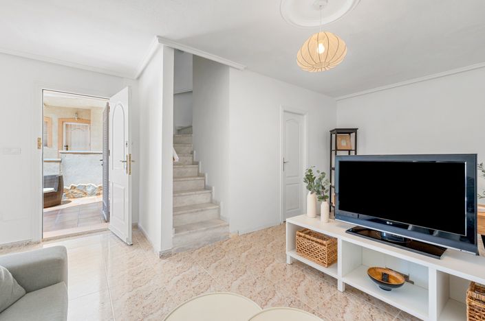 Image No.25-3 Bed Semi-Detached for sale