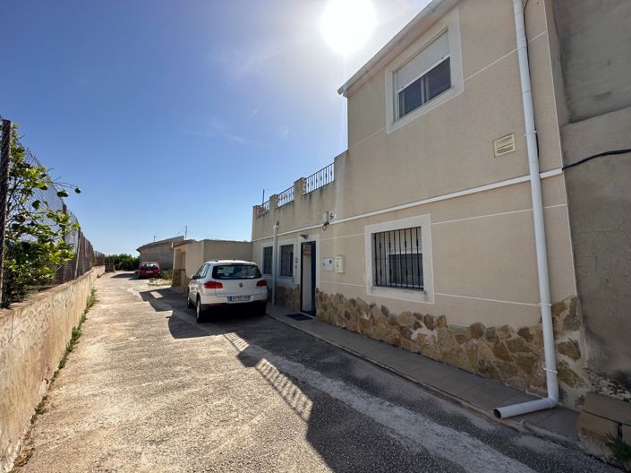 Image No.21-3 Bed Townhouse for sale