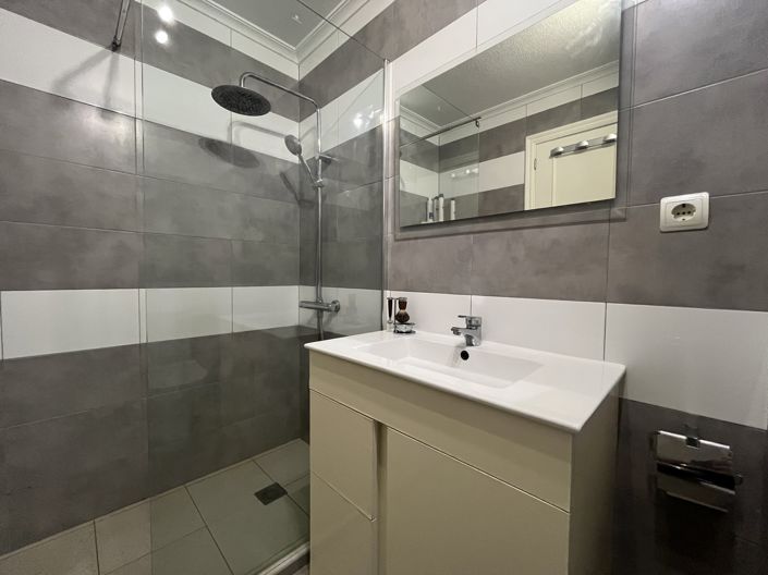 Image No.23-2 Bed Apartment for sale