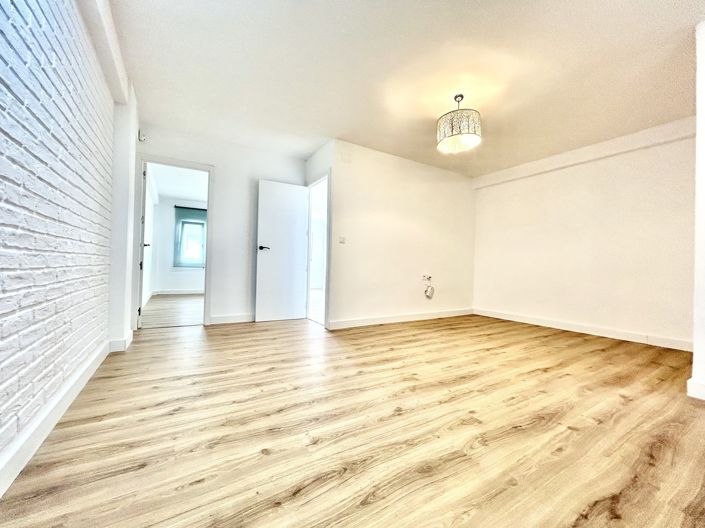 Image No.3-3 Bed Apartment for sale