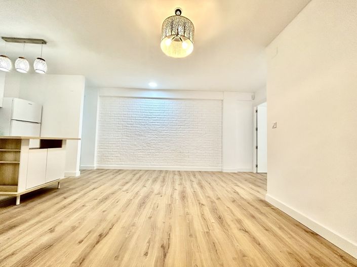 Image No.8-3 Bed Apartment for sale