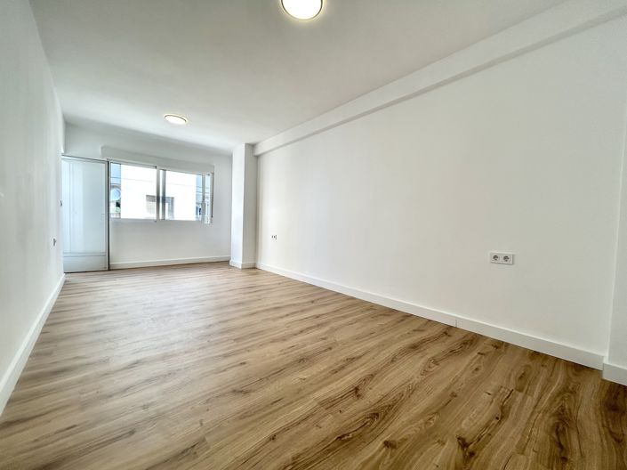Image No.9-3 Bed Apartment for sale