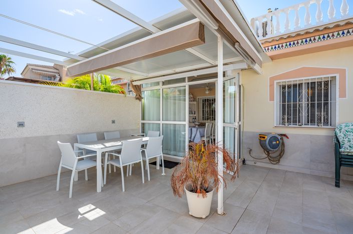 Image No.21-2 Bed Townhouse for sale