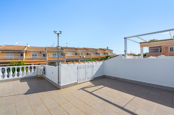 Image No.29-2 Bed Townhouse for sale