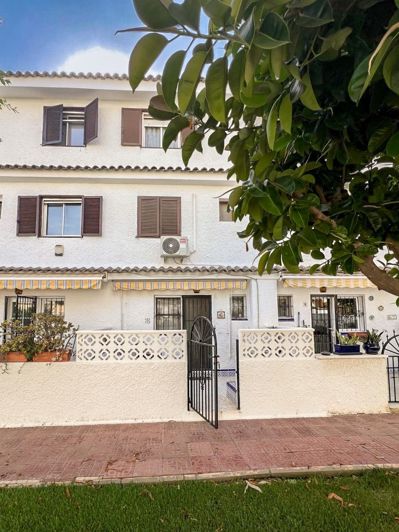 Image No.17-3 Bed Townhouse for sale