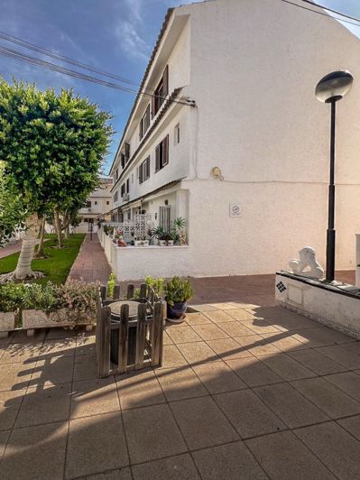 Image No.30-3 Bed Townhouse for sale