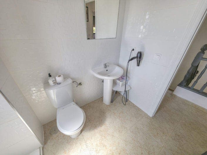 Image No.17-2 Bed Villa for sale