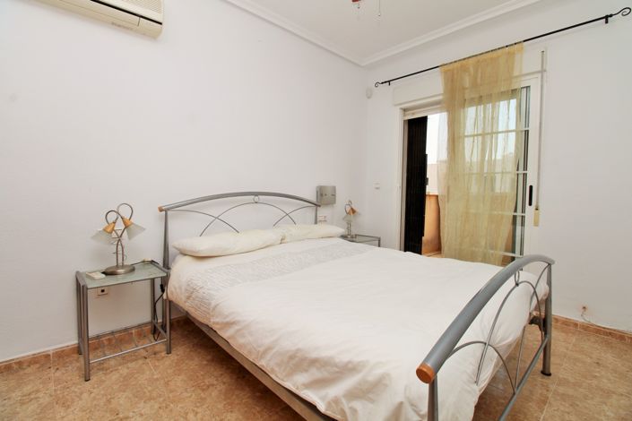 Image No.16-3 Bed Townhouse for sale
