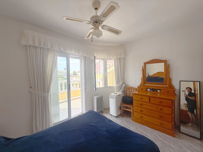 Image No.24-3 Bed Townhouse for sale