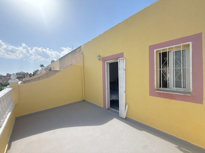 Image No.28-3 Bed Townhouse for sale