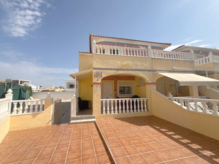 Image No.30-3 Bed Townhouse for sale