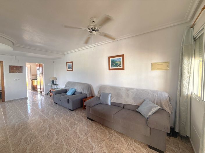 Image No.31-3 Bed Townhouse for sale