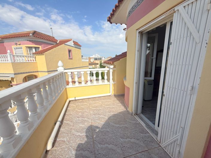 Image No.34-3 Bed Townhouse for sale