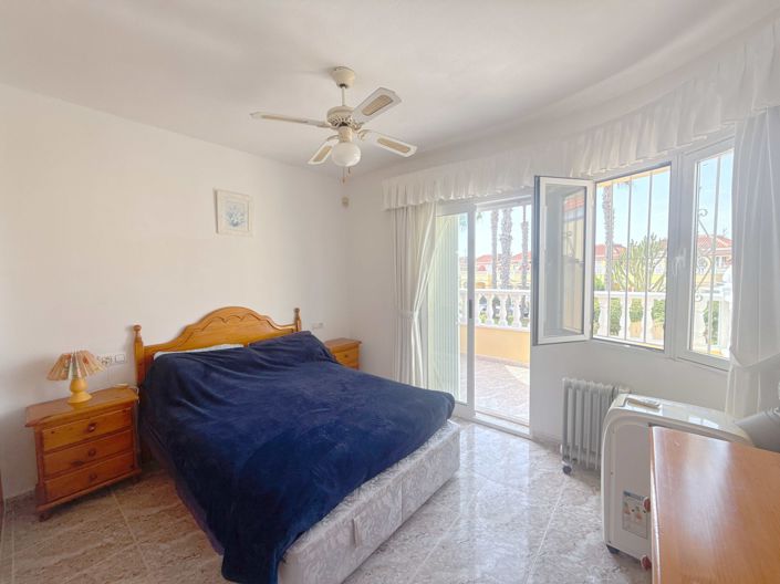 Image No.9-3 Bed Townhouse for sale