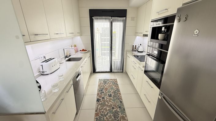 Image No.13-3 Bed Townhouse for sale