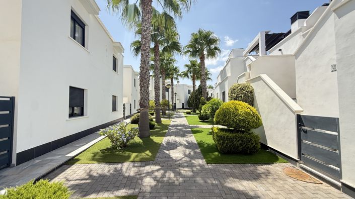 Image No.16-3 Bed Townhouse for sale
