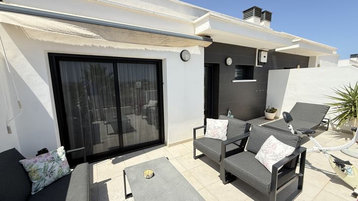 Image No.29-3 Bed Townhouse for sale