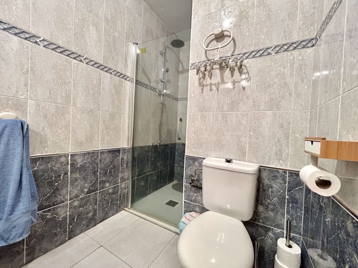 Image No.11-3 Bed Apartment for sale