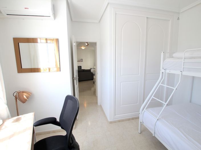 Image No.20-3 Bed Townhouse for sale