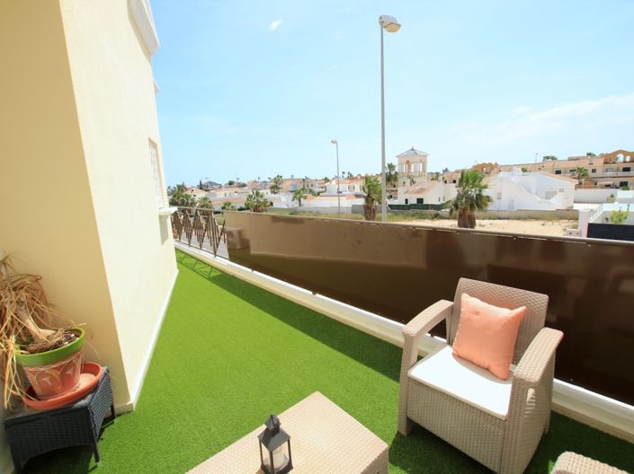 Image No.31-3 Bed Townhouse for sale