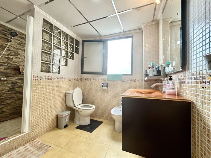 Image No.17-4 Bed Apartment for sale