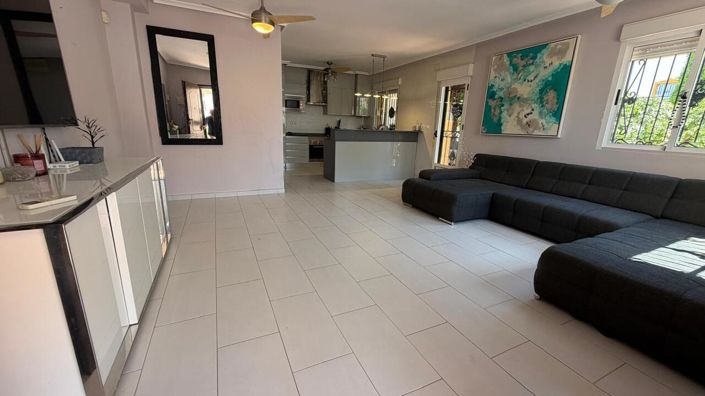 Image No.3-3 Bed Townhouse for sale