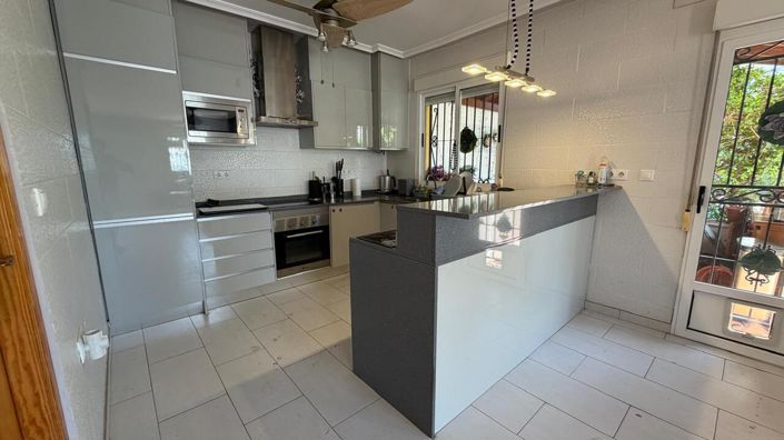 Image No.5-3 Bed Townhouse for sale