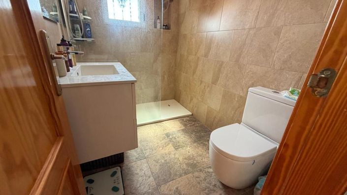 Image No.6-3 Bed Townhouse for sale