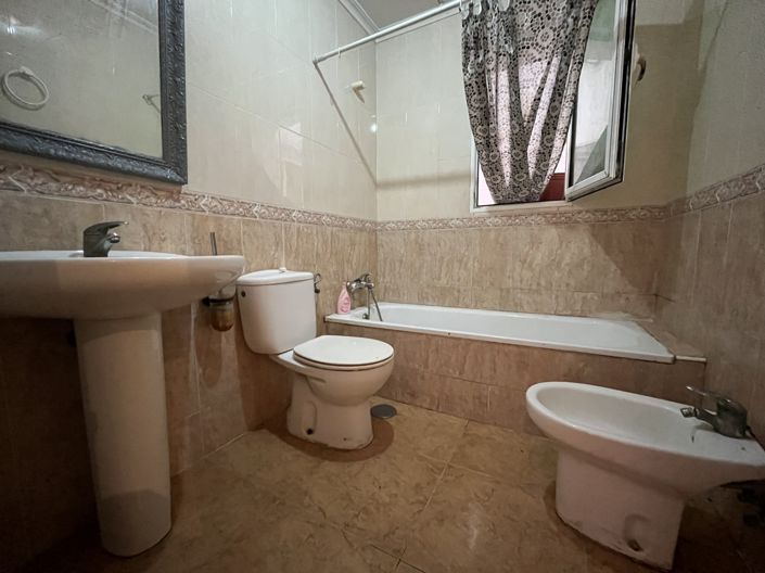 Image No.13-2 Bed Apartment for sale