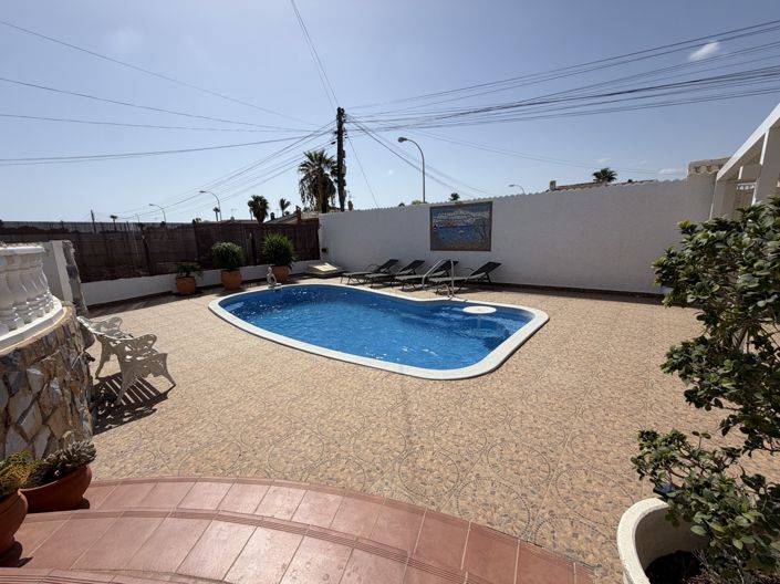 Image No.37-3 Bed Bungalow for sale