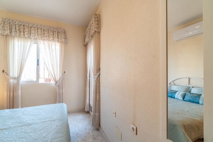 Image No.24-3 Bed Townhouse for sale
