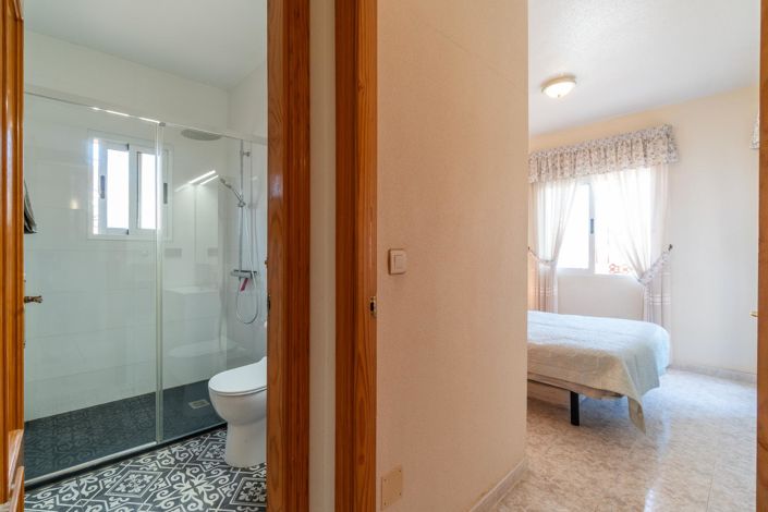 Image No.25-3 Bed Townhouse for sale