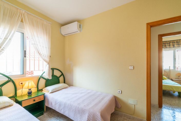 Image No.28-3 Bed Townhouse for sale