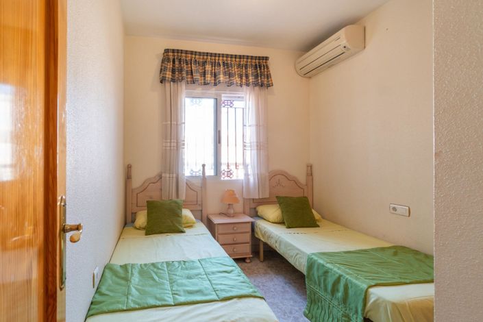 Image No.29-3 Bed Townhouse for sale