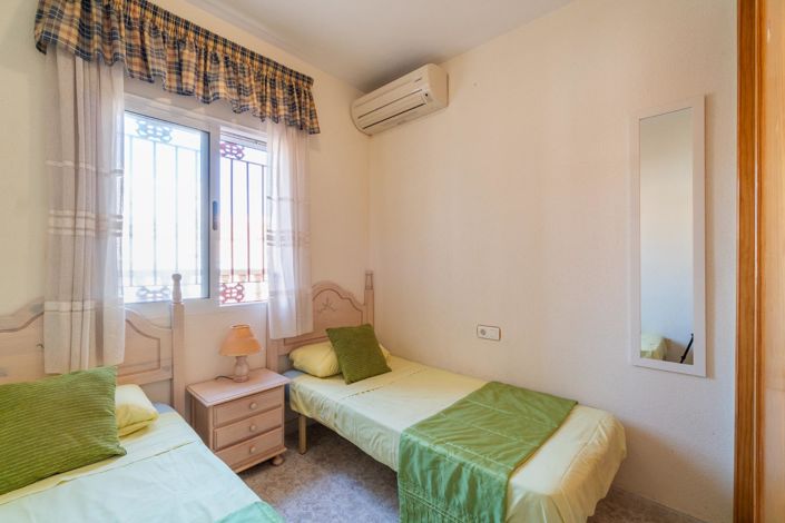 Image No.30-3 Bed Townhouse for sale