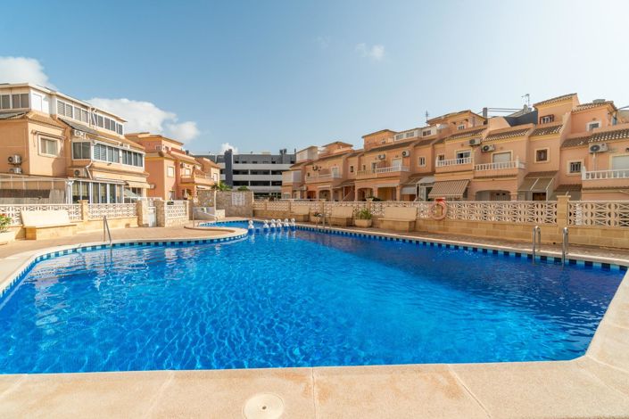 Image No.36-3 Bed Townhouse for sale