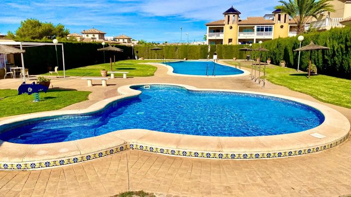 Image No.2-5 Bed Villa for sale