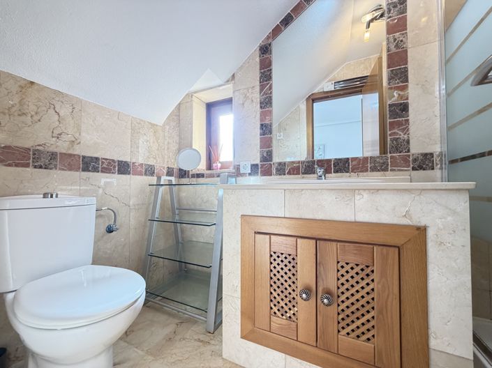 Image No.17-2 Bed Apartment for sale