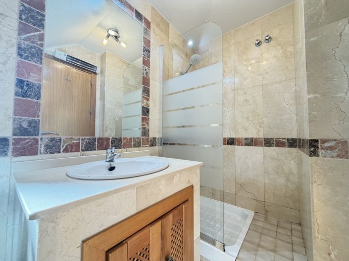 Image No.18-2 Bed Apartment for sale