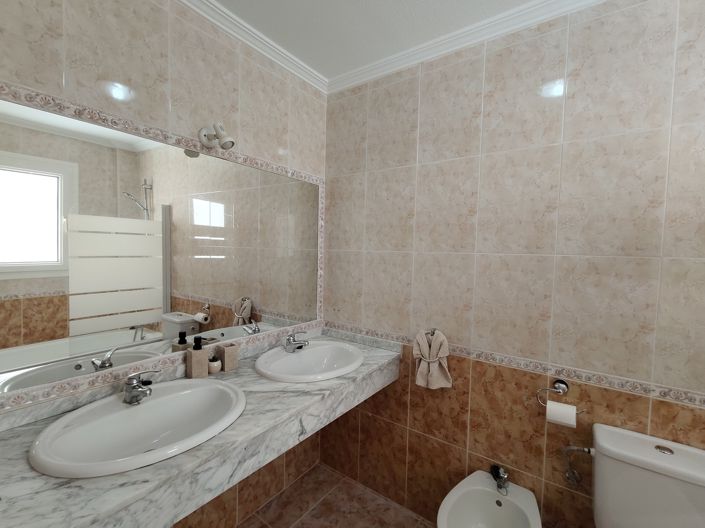 Image No.17-2 Bed Apartment for sale