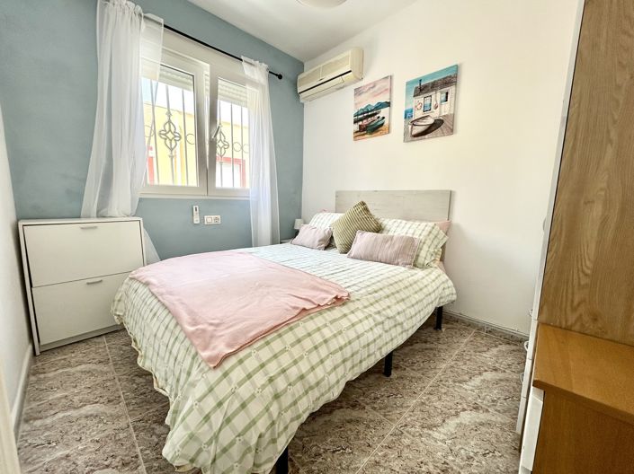 Image No.17-3 Bed Townhouse for sale