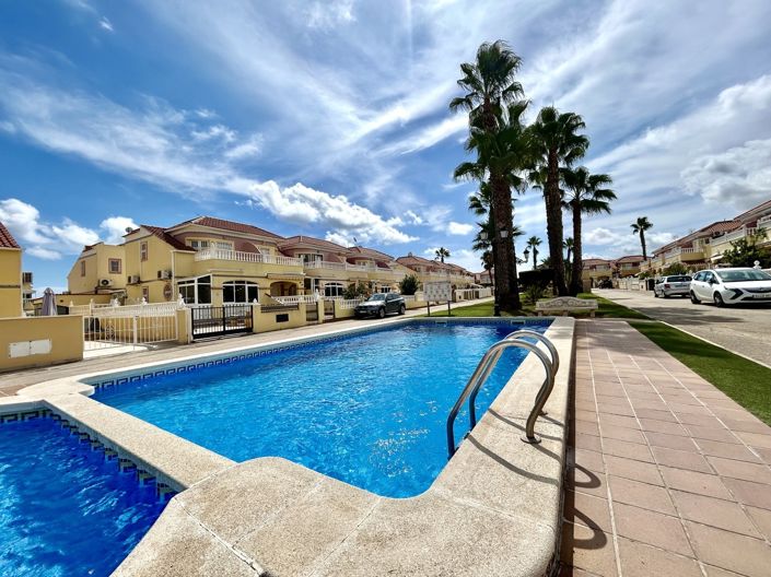 Image No.27-3 Bed Townhouse for sale