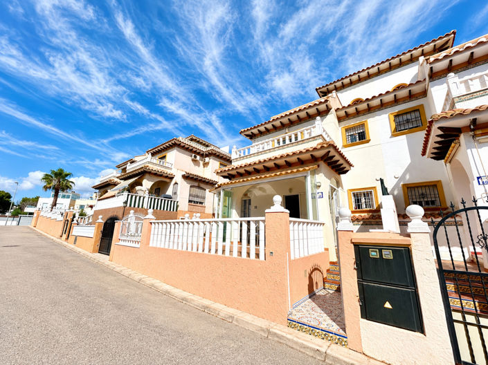 Image No.33-2 Bed Townhouse for sale