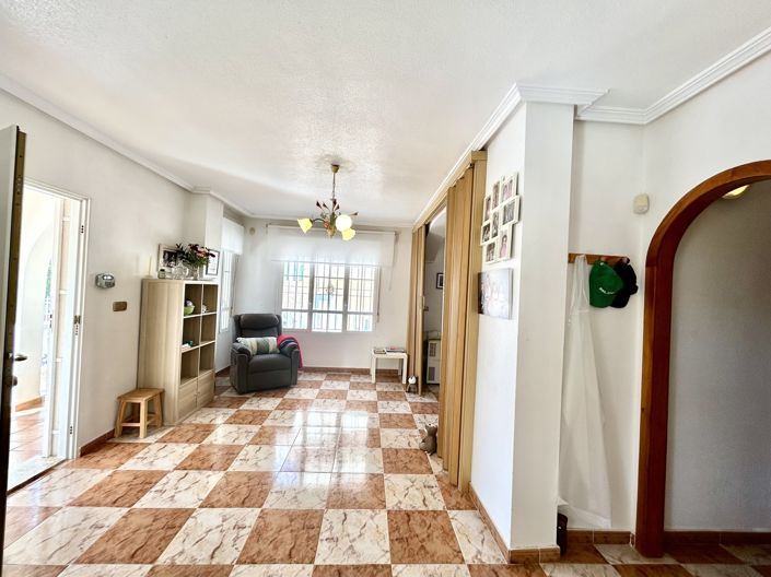 Image No.8-2 Bed Townhouse for sale