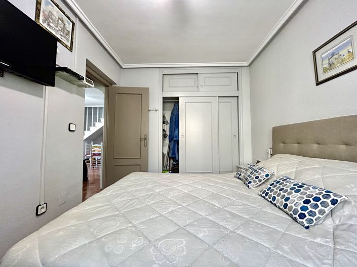 Image No.12-2 Bed Townhouse for sale