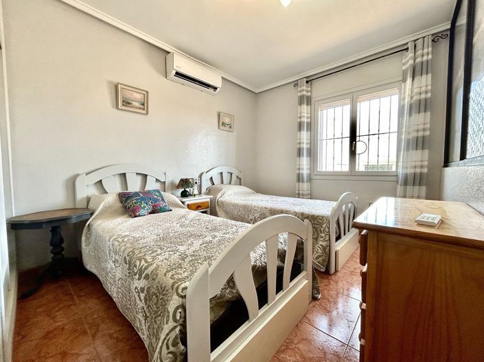 Image No.16-2 Bed Townhouse for sale