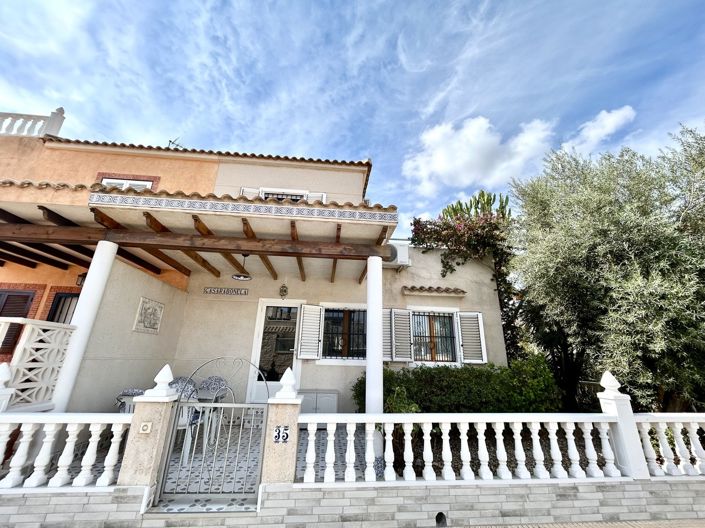 Image No.2-2 Bed Townhouse for sale